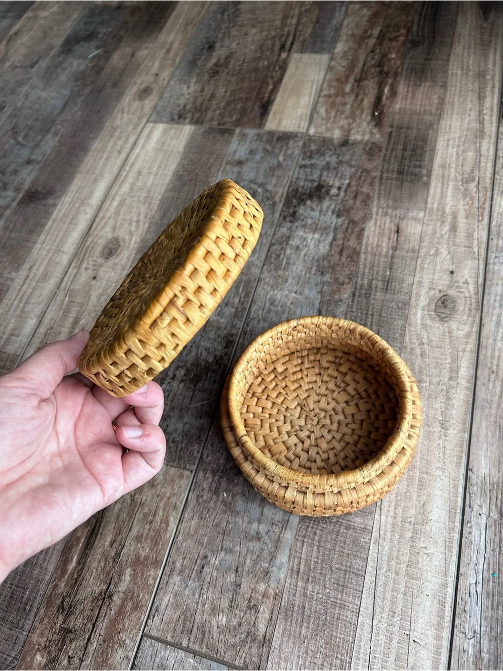 Handwoven Round Trinket Basket - Natural Tan
